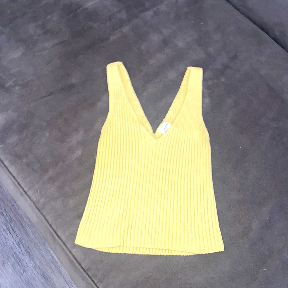Yellow crop tank